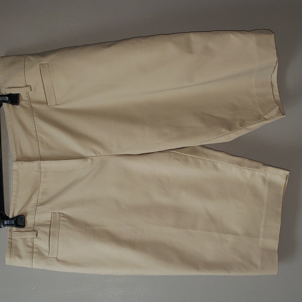 Apt 9 maxwell khaki shorts